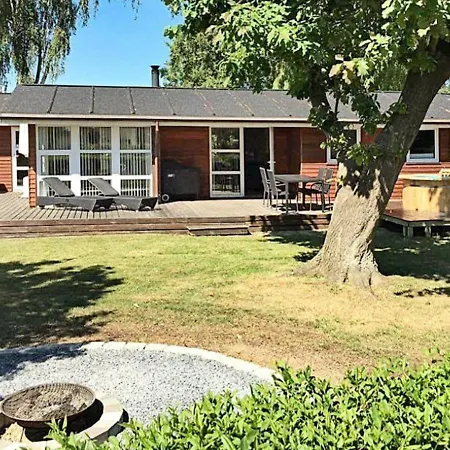 10 Person In Juelsminde Holiday home